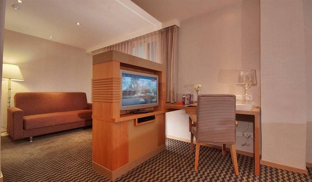 Tokyo International Hotel Tajpej Kültér fotó