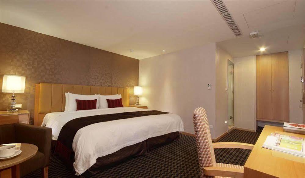Tokyo International Hotel Tajpej Kültér fotó